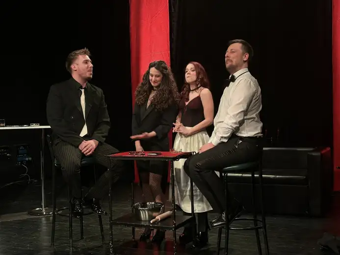 Na maloj sceni Narodnog pozorišta u Nišu, zaječarski ansambl odigrao predstavu ,,Kabare-sitnice života”