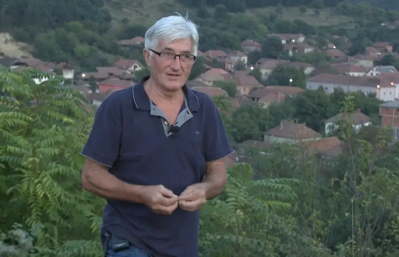 Tihi svedoci minulih vremena: Jedno selo - dva dela (VIDEO)