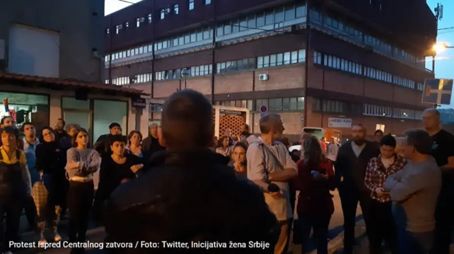 Protest ispred Centralnog zatvora: Osloboditi uzbunjivača, uhapsiti odgovorne