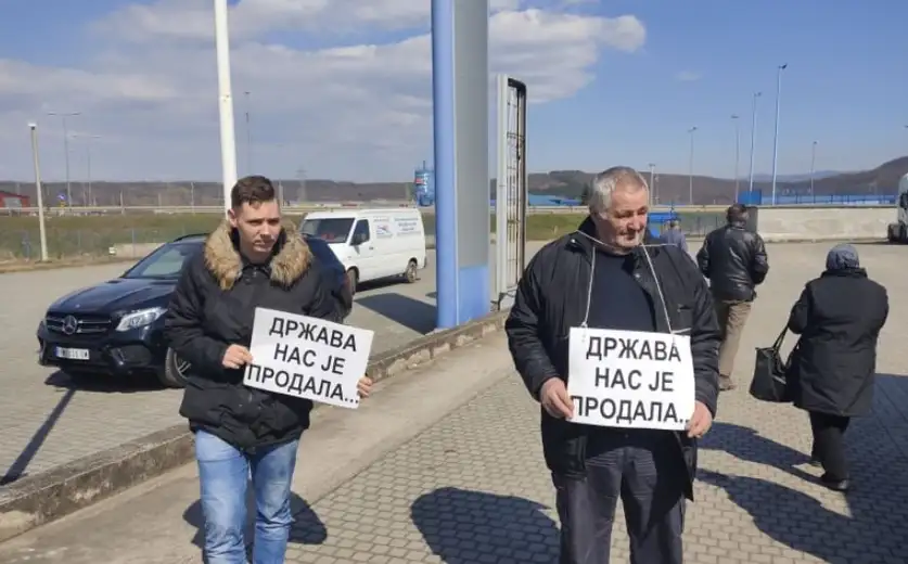 Na putu do Beograda meštani Krivelja, Slatine i Metovnice zaustavljeni na petlji kod Paraćina