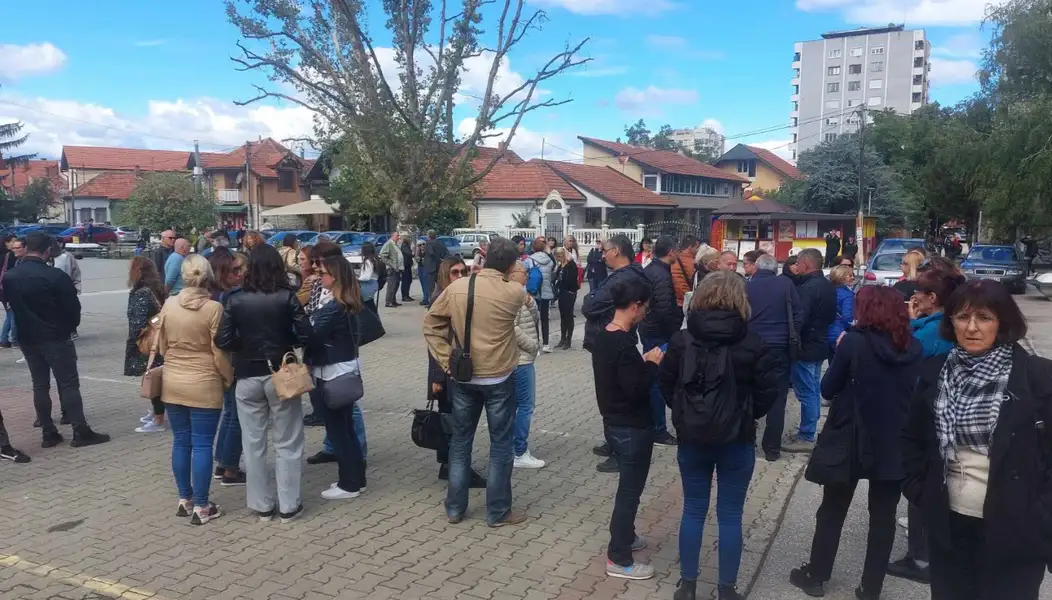 Glas prosvetnih radnika Zaječar poziva na protestni skup u utorak 21. oktobra - Srednjoškolski centar
