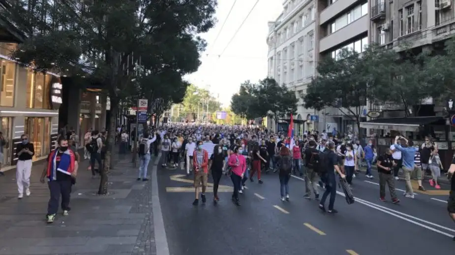 Gde su se izgubili Srbi s Kosova koji su pešice krenuli na „veliki skup“ SNS-a u Novom Sadu?