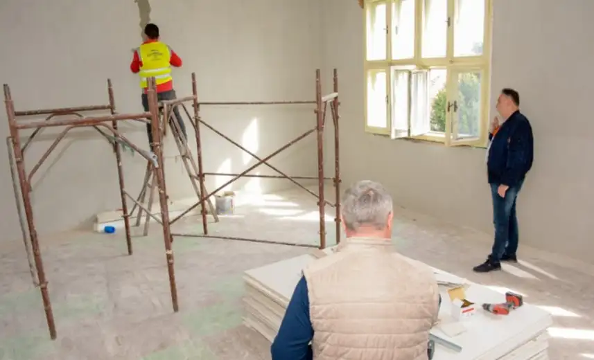 Šipikovo, Glogovica i Vražogrnac dobijaju rеkonstruisanе školе: Gradonačеlnik obišao radovе