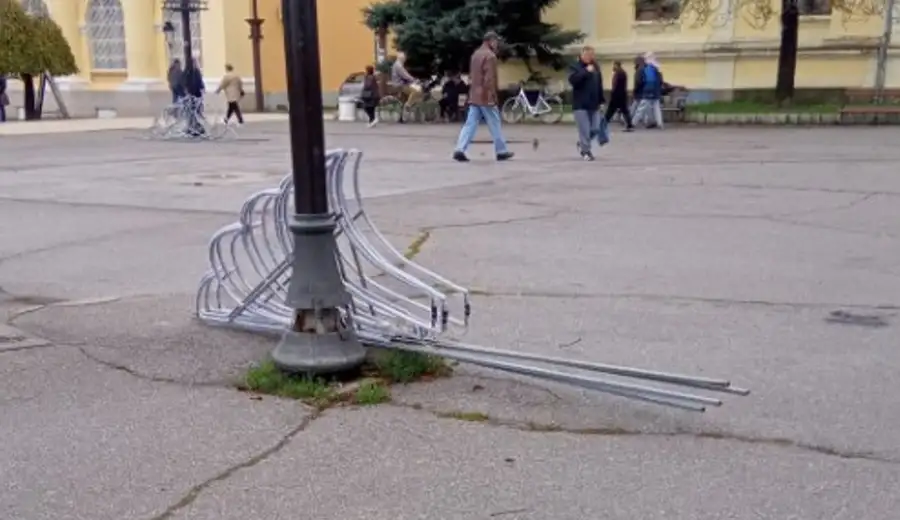 Sa postavljanjem novogodišnje rasvete kasni se 20 dana, pošto je (ne)zvanični dan kada se rasveta postavlja - 3. novembar