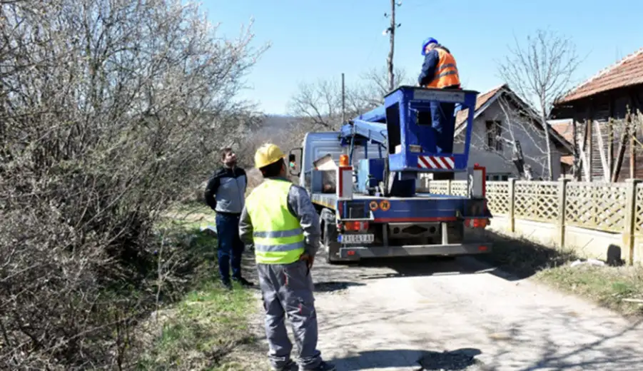 JKP "Timok Održavanje": Nastavljaju se radovi na rekonstrukciji dotrajale ulične rasvete u selima