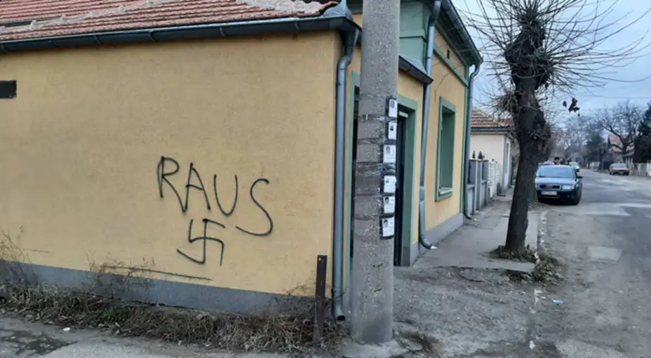 Kukasti krst iscrtan na više objekata u Zaječaru