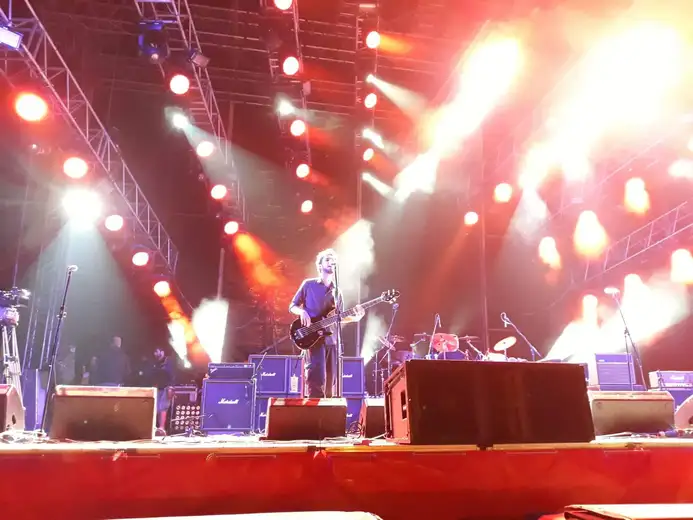 Počeo nastup demo bendova: Trenutno nastupa "Infinitiv"