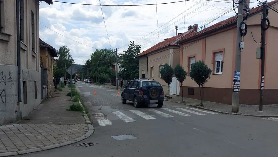 Nezgoda u ulici Cara Dušana: dve osobe povređene