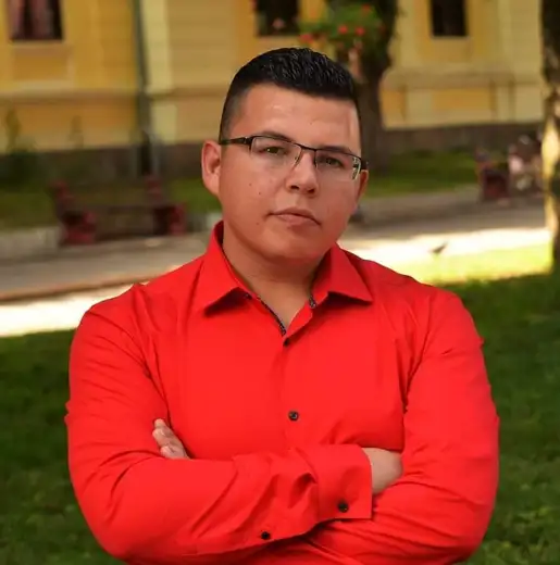 Mladi preduzetnik poručio: Bako, deko, idite kući!