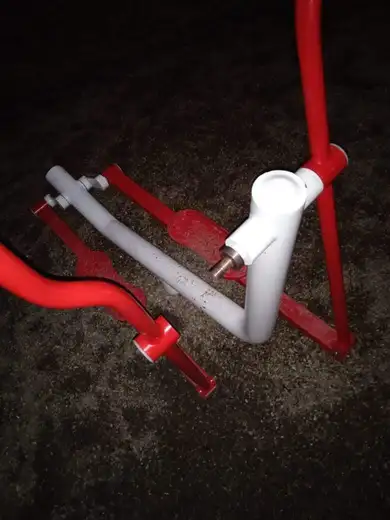 Stanovnici naselja "Ključ " tvrde da je korišćenje teretane na otvorenom nebezbedno!