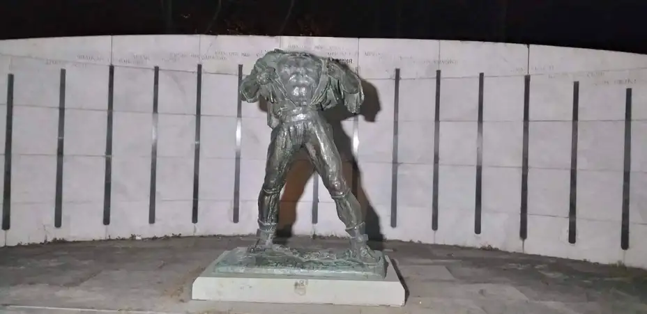 Najnovije vesti: Vandali haraju Kraljevicom