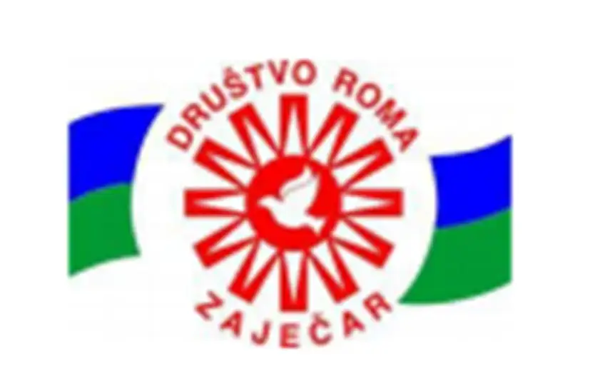 Društvo Roma organizuje Festival pod nazivom „Plešimo zajedno“.