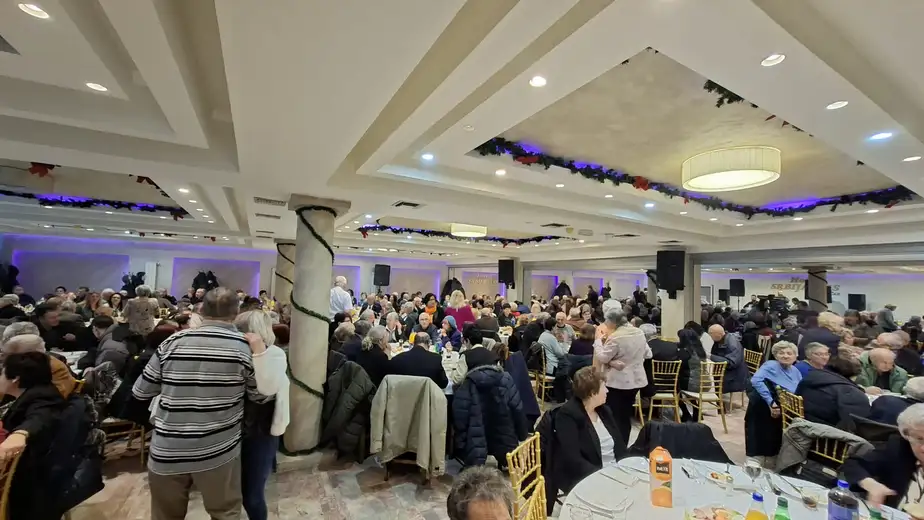 Penzionerima opet besplatan ručak: Ovog puta bez Ane Brnabić, ali sa funkcionerima SNS