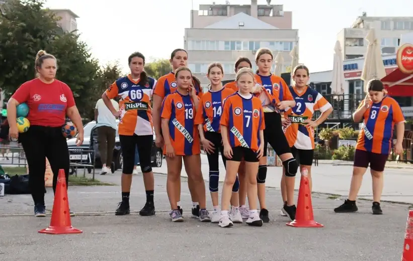 Javnim rukometnim treningom na Trgu oslobođenja, nastavljena Evropska nedelja sporta u Zaječaru