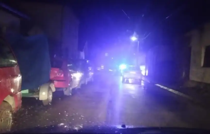 U ulici Mije Stanimirovića rupa "pojela" automobil