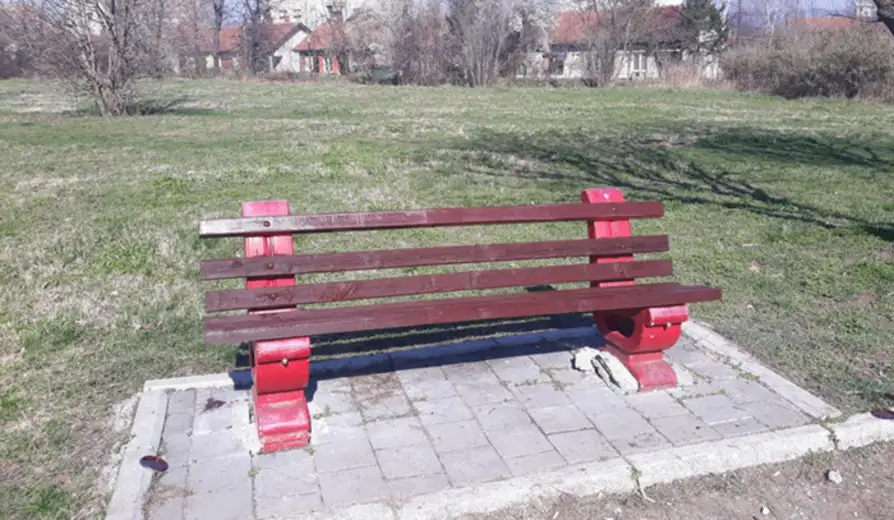 Počela sanacija klupa u Park šumi "Kraljevica"