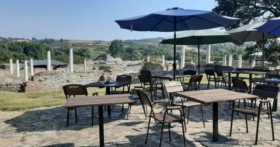 Na kasnoantičkom lokalitetu Felix Romuliana počeo sa radom kafić "Sarica 019"