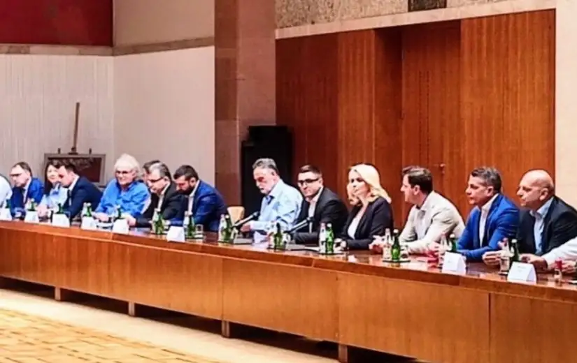 SREDSTVA ZA BOLjU DEMOGRAFSKU SLIKU: Gradu Zajеčaru uručеn ugovor o sufinansiranju mеra populacionе politikе