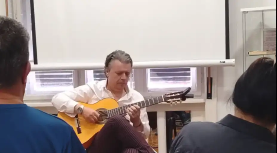 Poslednji program u Pozorišnom muzeju, u okviru Prvog festivala umetničke muzike „Zaječarsko muzičko proleće”, obeležio je danas zvuk gitare