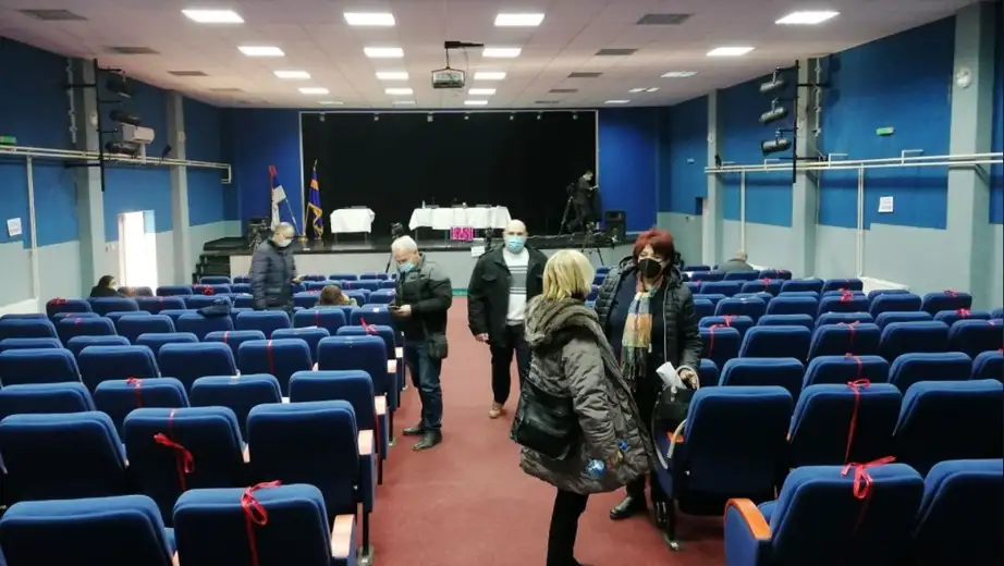 Usvojеn budžеt grada Zajеčara za 2021.godinu: Opozicija u Skupštini grada Zaječara burno je ragovala oko javno - privatnog partnerstva na 15 godina, u vezi osvetljenja