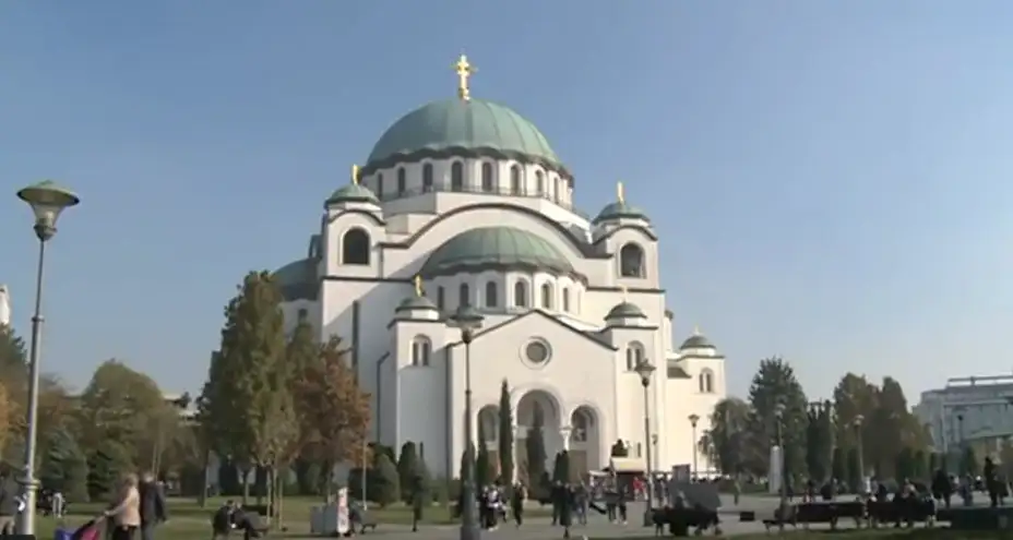 Sinod SPC: Nema prekidanja liturgija i pričešća