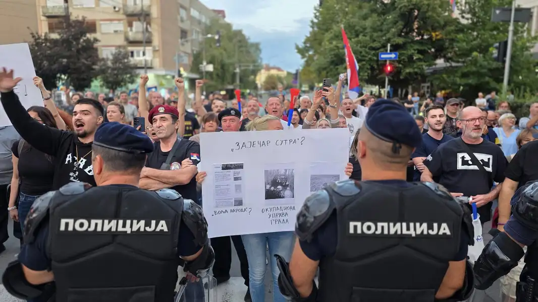 U Zaječaru u 16:30 danas dva skupa: Naprednjaci kod Pozorišta, građani na Trg Nikole Pašića
