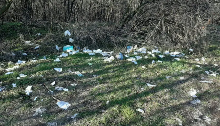 Prijavi problem: Smetlište pored tvrđave na Kraljevici biće uklonjeno