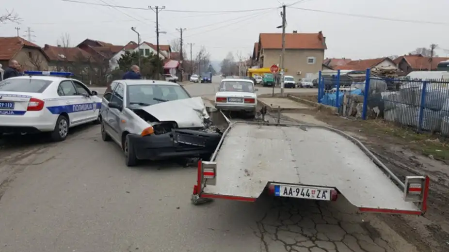 SAOBRAĆAJNA NEZGODA NA IZVORSKOJ RASKRSNICI