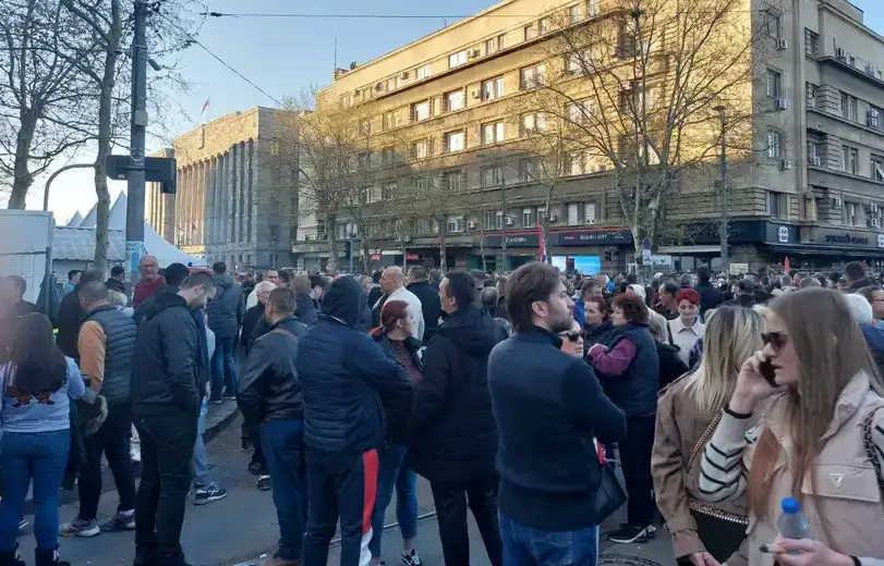 Vučić nije završio govor, a ljudi već počeli da se razilaze