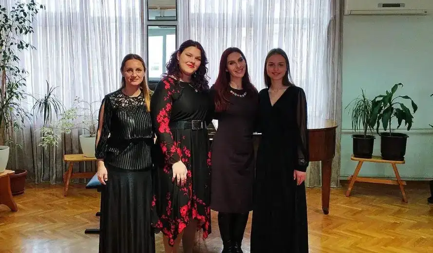 Učenice sa odseka solo pevanja, Muzičke škole iz Zaječara, učestvovale na takmičenju "Srpska solo pesma" u Mladenovcu i osvojile prve nagrade