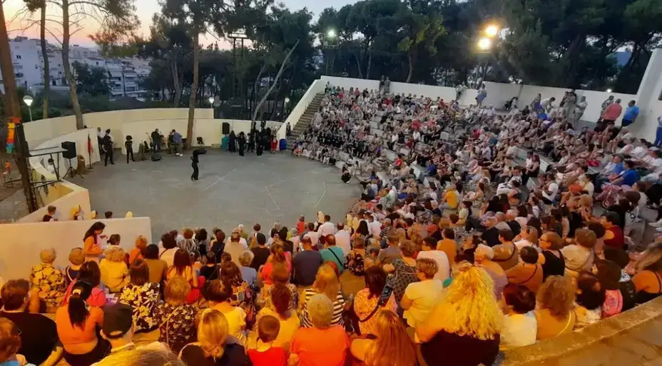 Kulturno-umetnička društva „Zoran Gajić“ iz Rgotine i „Šljivar” iz Šljivara oduševili su publiku u grčkom gradu Solunu