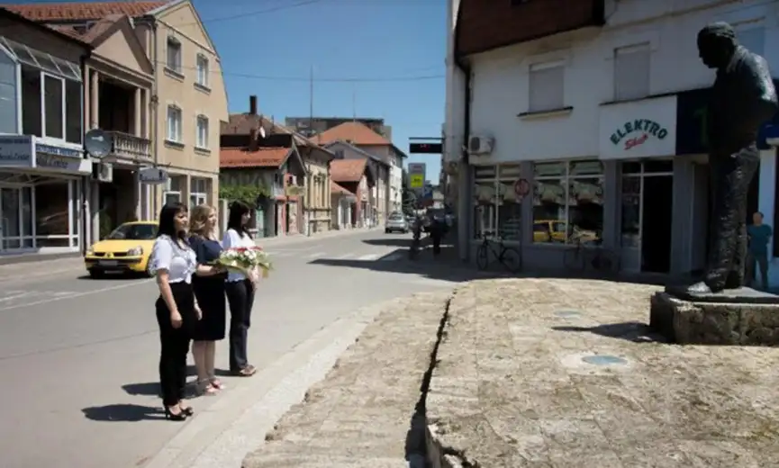 Položen venac na spomenik Zorana Radmilovića