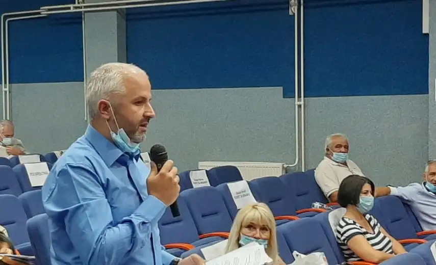 Stojadinović: Ne smetaju vam manifestacije, ali vam smetaju građani koji sede ispred prodavnice