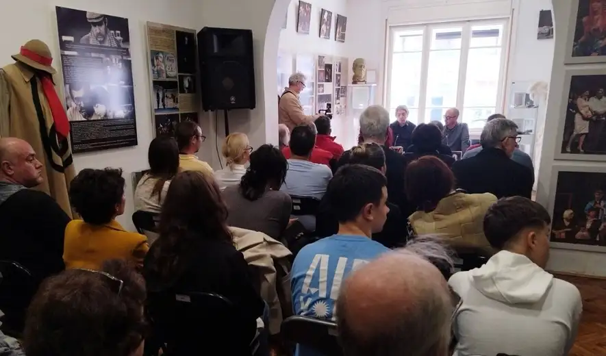 Povodom obeležavanja Svetskog dana poezije, gost Pozorišnog muzeja je bio pisac Dejan Stojiljković