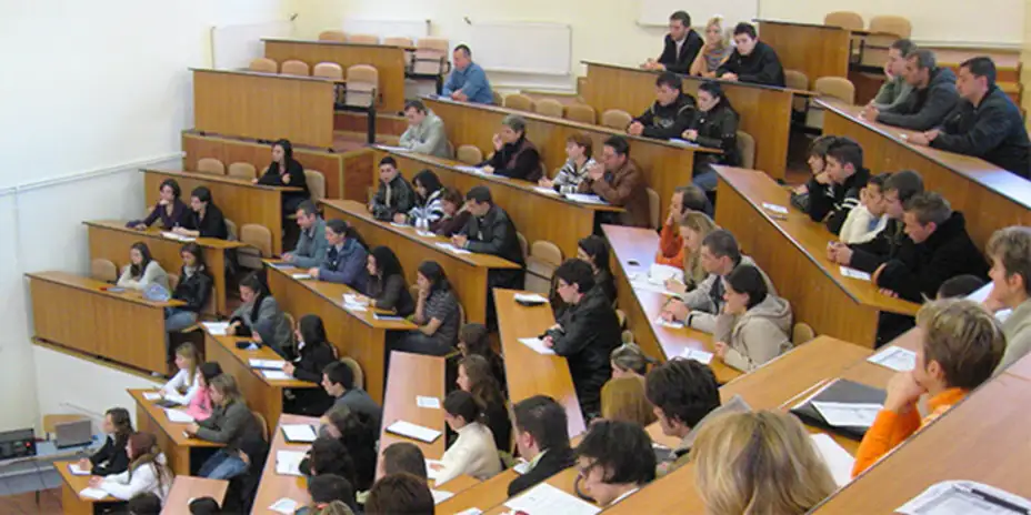 Vlada Srbije povećala broj brucoša na budžetu