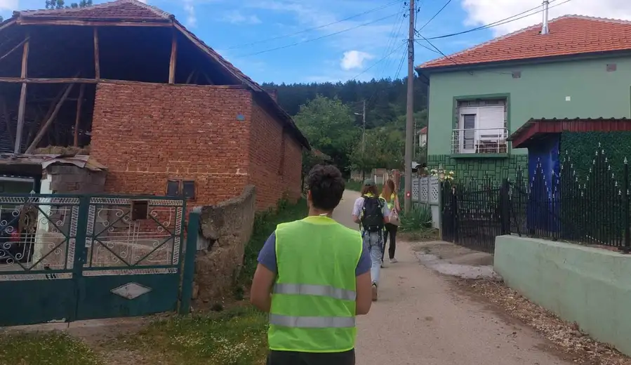 Kampanja od vrata do vrata i gvozdena vrata otvara: Studenti u misiji "buđenja zaboravljenih građana" oko Zaječara