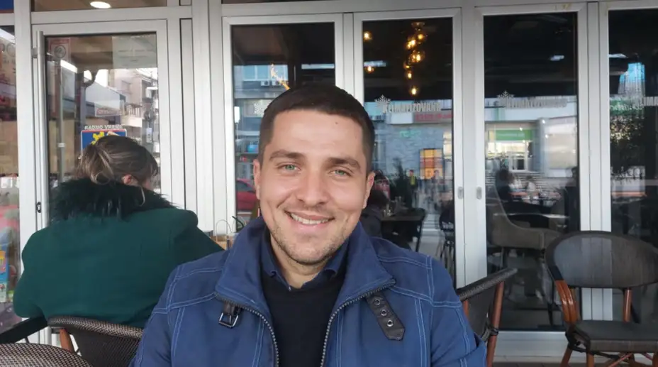 Miloš Stuparević, bivši član SNS, i polaznik Akademije mladih lidera te stranke najavio izlazak na izbore: Opozicionar ili "trojanac" vlasti?