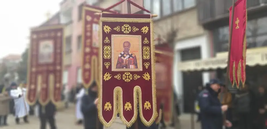 Vernici Srpske pravoslavne crkve slave praznik posvećen prenosu moštiju Svetog Nikolaja Mirlikijskog
