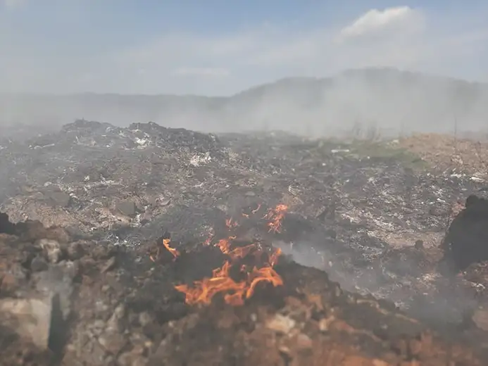 Požar na deponiji u Negotinu, širi se gust dim prema gradu
