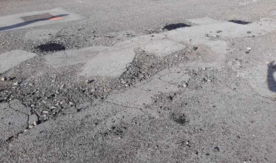 OBEĆANO-ISPUNJENO: Sređivanje udarnih rupa, ali kako? (FOTO)