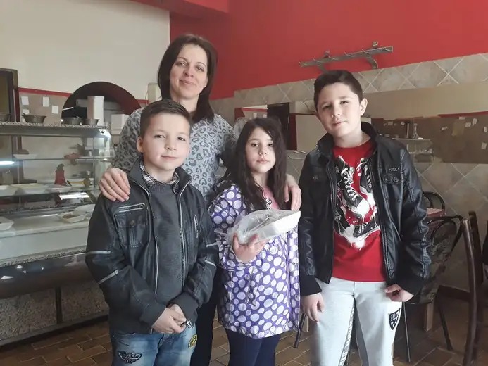 Srećna dobitnica preuzela je danas nagradu!