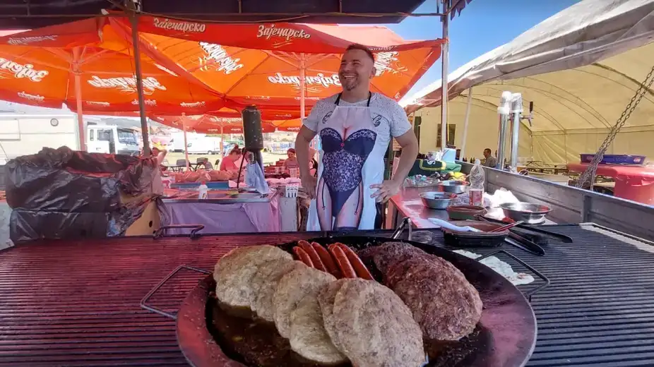 Počeo vašar u Zaječaru: Pljeskavica od 250 do 300 dinara, prasetina 2.000, jagnjetina 2.500 za kilogram, mekice 70 dinara