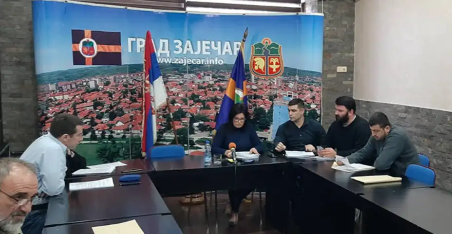 U nekadašnjem Grafičkom preduzeću, distributivni centar "Tekijanke"