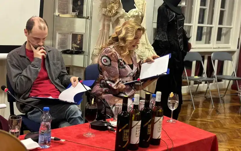 U Pozorišnom muzeju poetsko-muzičkim programom ,,Vinu u čast”, na simboličan način obeležen Sveti Trifun