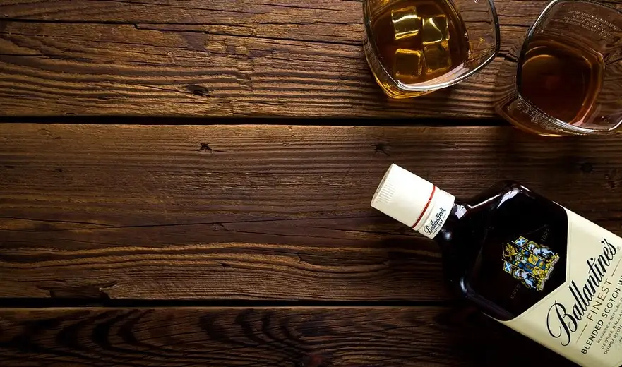 Novi zakon o akcizama: Pojeftinjuje viski, poskupljuje domaća rakija