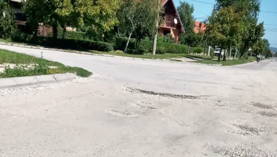 Prijavi problem: Krateri u Podlivu. Kada počinje obećana rekonstrukcija Vojničke ulice i most preko Timoka?