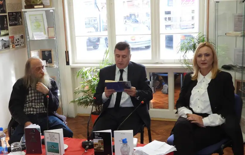 U okviru pratećeg programa 7. Festivala malih pozorišnih formi, u Pozorišnom muzeju predstavljen Portret pesnika Milana Orlića