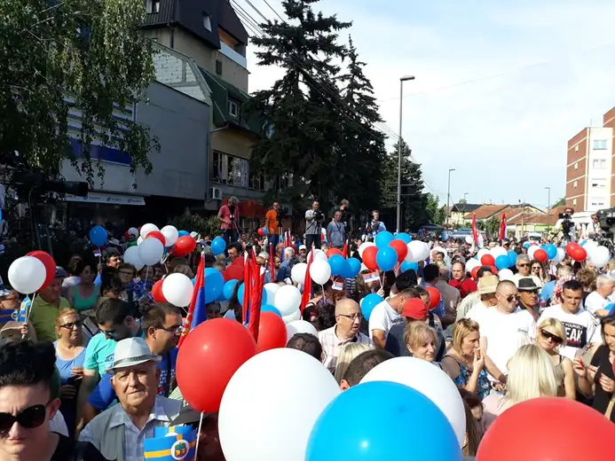 Podrška Vučiću iz straha ili iz poštovanja: "Sve je ovo laž!"