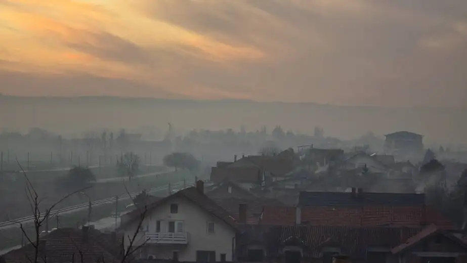 U većini gradova Srbije vazduh je zagađen, preporuka - što kraći boravak na otvorenom