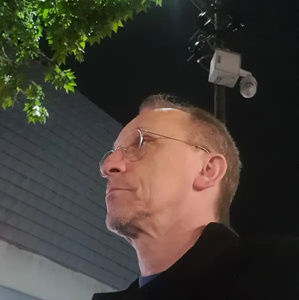 Zaječarski pisac Saša Jelenković posvetio nagradu studentima: Želim slobodu i pravdu za sve građane